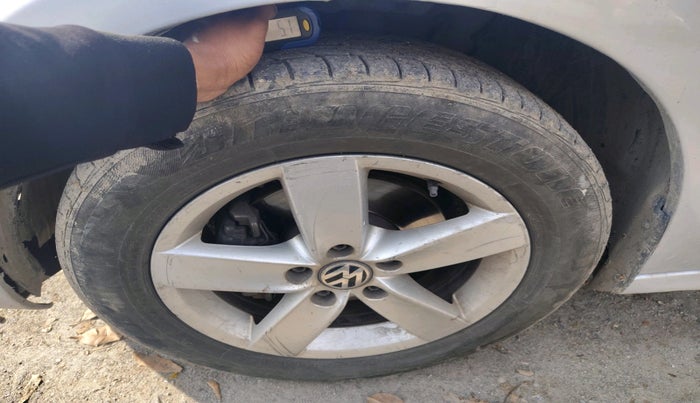 2012 Volkswagen Jetta COMFORTLINE TDI, Diesel, Manual, 1,83,401 km, tyre