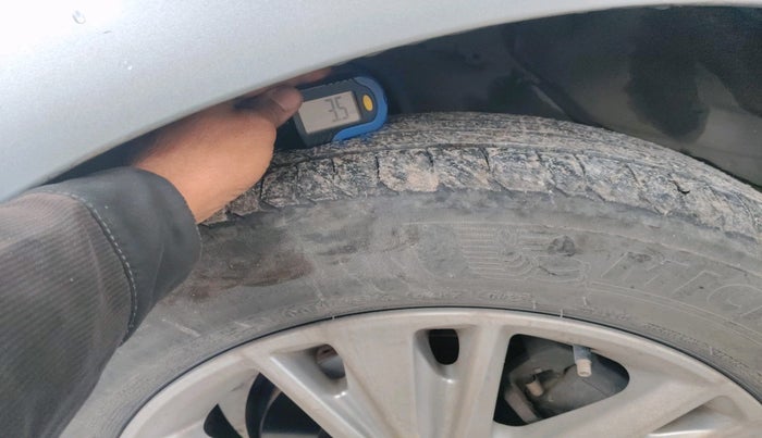 2016 Toyota Innova Crysta 2.8 ZX AT 7 STR, Diesel, Automatic, 1,77,587 km, tyre