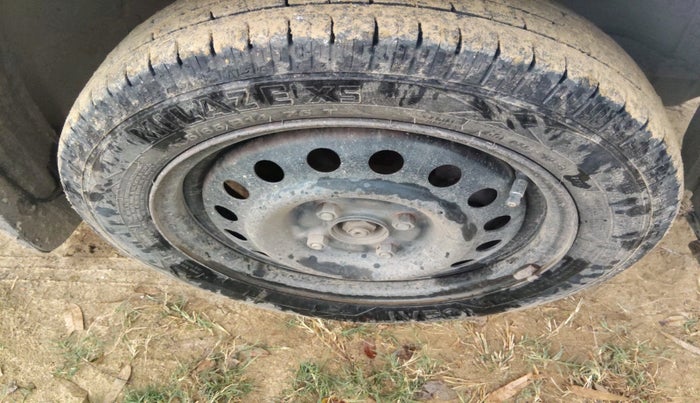 2015 Maruti Wagon R 1.0 VXI, Petrol, Manual, 1,37,097 km, tyre