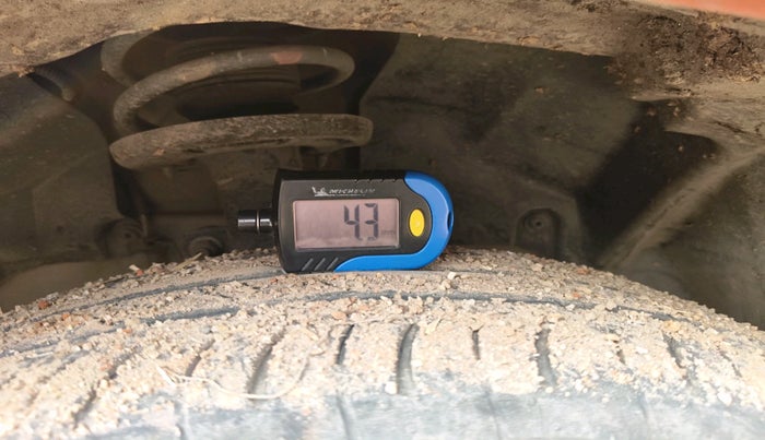 2017 Ford Ecosport TITANIUM + 1.5L DIESEL, Diesel, Manual, 1,17,079 km, tyre