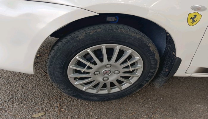 2013 Toyota Etios Liva V, Petrol, Manual, 98,759 km, tyre