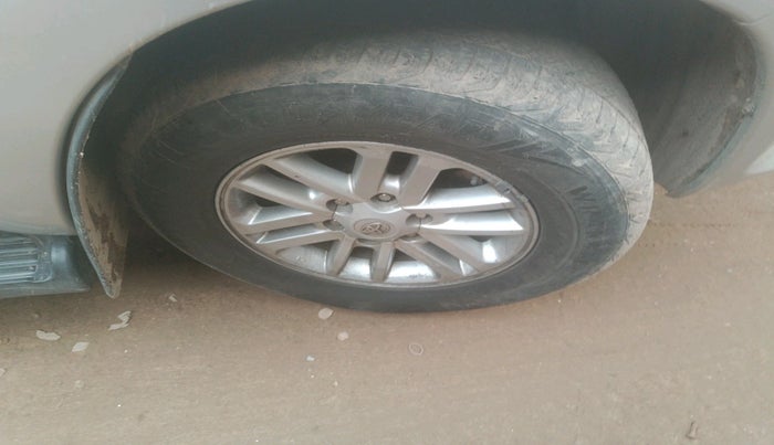 2012 Toyota Fortuner 3.0 4X2 AT, Diesel, Automatic, 1,83,911 km, tyre