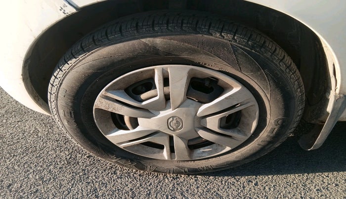 2017 Datsun Redi Go T (O), Petrol, Manual, 10,718 km, tyre