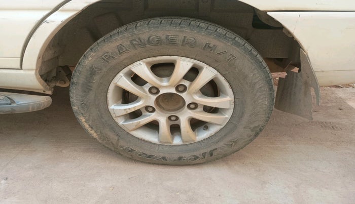 2012 Tata Safari 4X2 VX DICOR, Diesel, Manual, 2,19,756 km, tyre