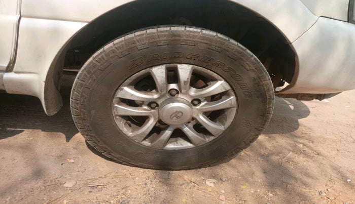 2012 Tata Safari 4X2 VX DICOR, Diesel, Manual, 2,19,756 km, tyre