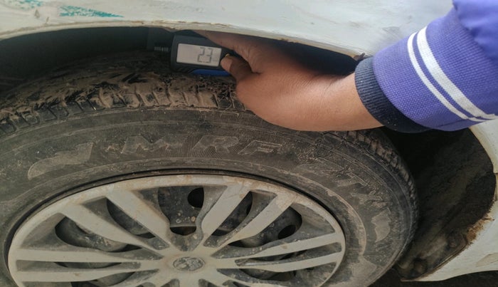 2011 Maruti Swift VXI, Petrol, Manual, 97,082 km, tyre