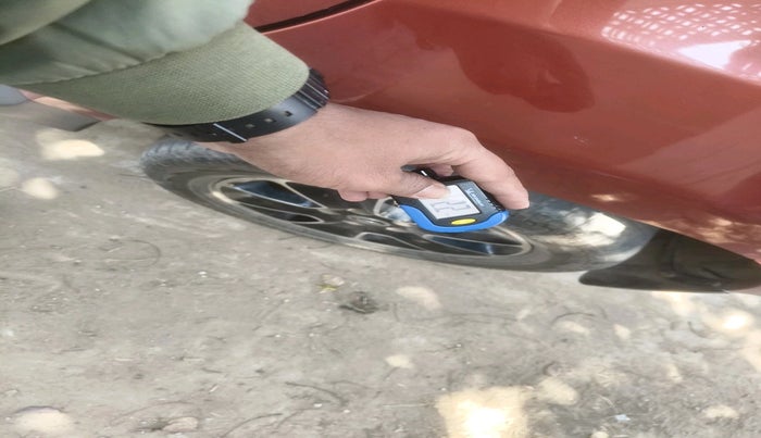 2018 Renault Duster 85 PS RXZ DIESEL, Diesel, Manual, 1,04,207 km, tyre