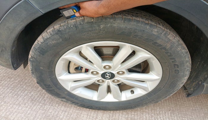 2015 Hyundai Creta SX PLUS 1.6 PETROL, Petrol, Manual, 64,976 km, tyre