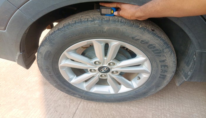 2015 Hyundai Creta SX PLUS 1.6 PETROL, Petrol, Manual, 64,976 km, tyre