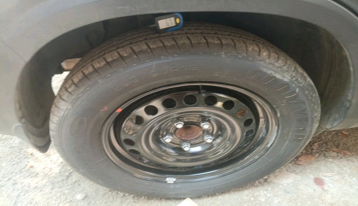 2021 KIA SELTOS HTK PLUS 1.5, Petrol, Manual, 40,812 km, tyre