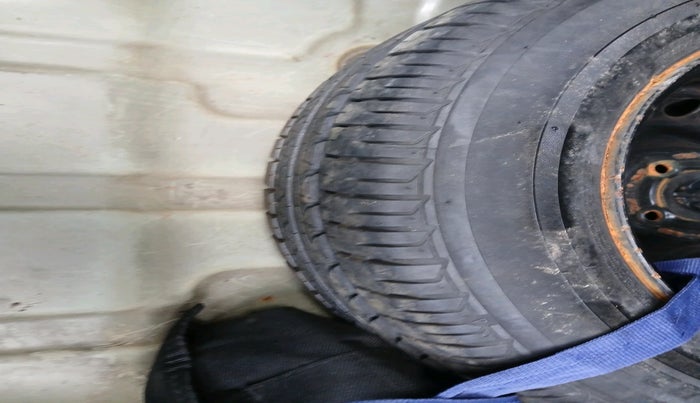 2015 Chevrolet Sail 1.2 LS ABS, Petrol, Manual, 1,06,828 km, tyre