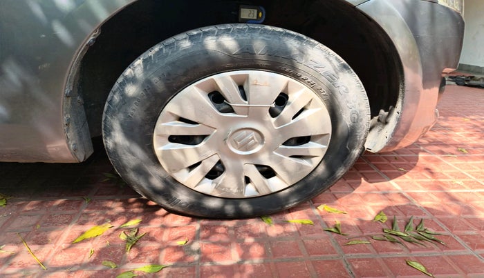 2013 Maruti Swift VXI, Petrol, Manual, 30,937 km, tyre