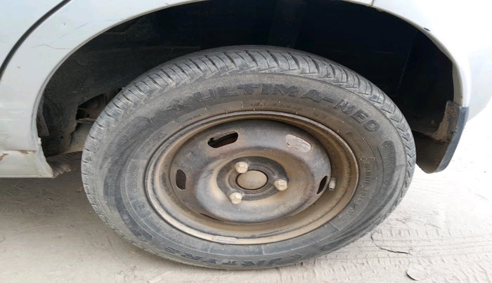 2017 Datsun Redi Go T (O), Petrol, Manual, 28,961 km, tyre