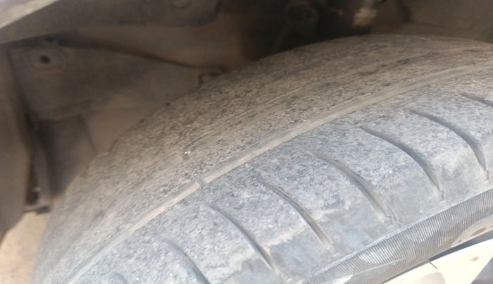 2013 Honda Brio S MT, Petrol, Manual, 92,143 km, tyre