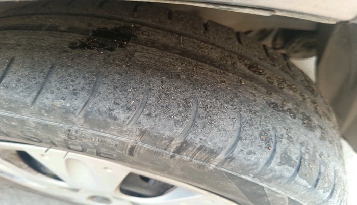 2013 Honda Brio S MT, Petrol, Manual, 92,143 km, tyre