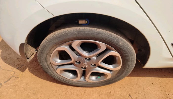 2019 Hyundai Elite i20 SPORTZ PLUS 1.2 DUAL TONE, Petrol, Manual, 30,531 km, tyre