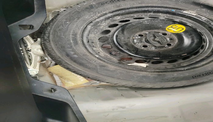 2021 Toyota Glanza G, Petrol, Manual, 74,241 km, tyre