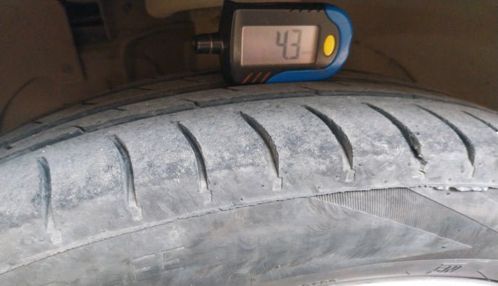 2011 Ford Fiesta SXI 1.6 PETROL, Petrol, Manual, 52,583 km, tyre