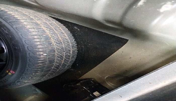 2011 Ford Fiesta SXI 1.6 PETROL, Petrol, Manual, 52,583 km, tyre