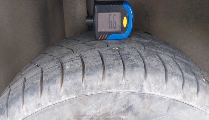 2011 Ford Fiesta SXI 1.6 PETROL, Petrol, Manual, 52,583 km, tyre