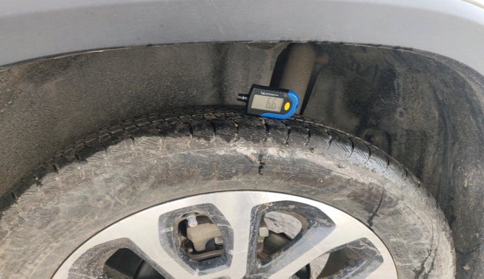 2025 Maruti Grand Vitara DELTA SMART HYBRID AT, Petrol, Automatic, 3,548 km, tyre