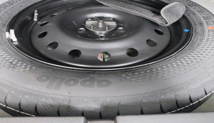 2025 Maruti Grand Vitara DELTA SMART HYBRID AT, Petrol, Automatic, 3,548 km, tyre