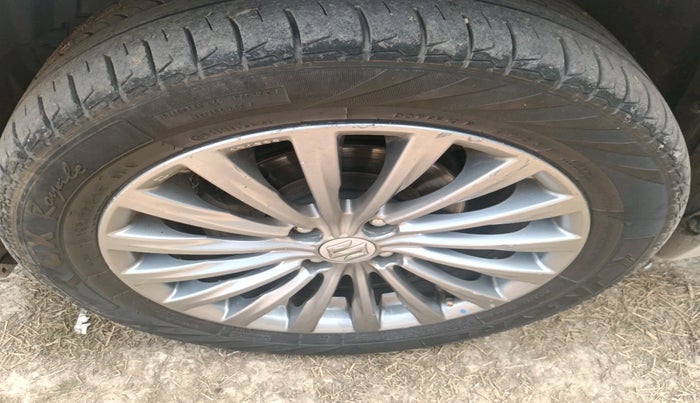 2015 Maruti Ciaz ZXI, Petrol, Manual, 1,34,166 km, tyre