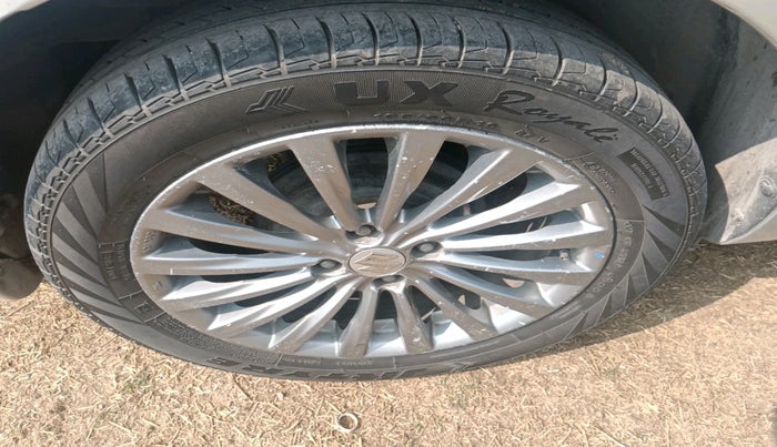 2015 Maruti Ciaz ZXI, Petrol, Manual, 1,34,166 km, tyre