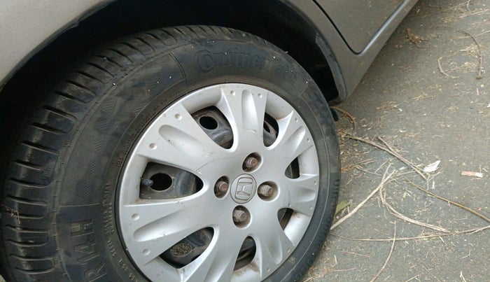 2013 Honda Amaze 1.2L I-VTEC S, Petrol, Manual, 1,85,971 km, tyre