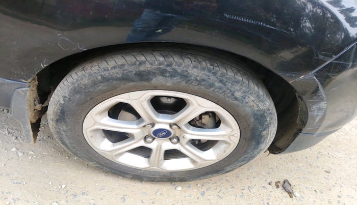 2020 Ford Ecosport TITANIUM 1.5L DIESEL, Diesel, Manual, 1,67,209 km, tyre