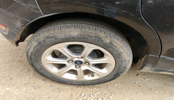 2020 Ford Ecosport TITANIUM 1.5L DIESEL, Diesel, Manual, 1,67,209 km, tyre