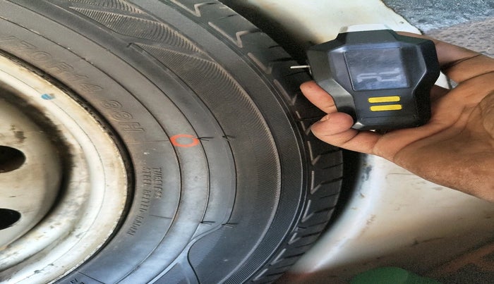 2011 Maruti Ritz LXI, Petrol, Manual, 1,23,899 km, tyre