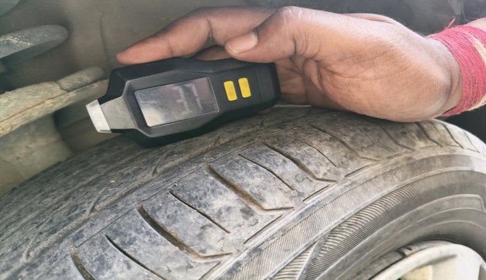 2011 Maruti Ritz LXI, Petrol, Manual, 1,23,899 km, tyre