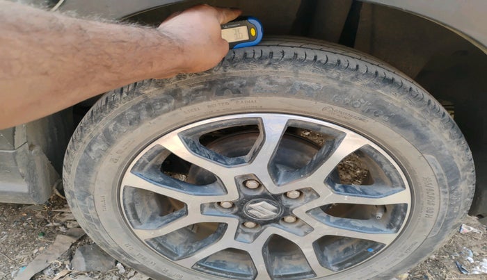 2022 Maruti XL6 ALPHA AT, Petrol, Automatic, 49,295 km, tyre