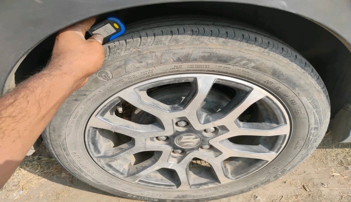 2022 Maruti XL6 ALPHA AT, Petrol, Automatic, 49,295 km, tyre