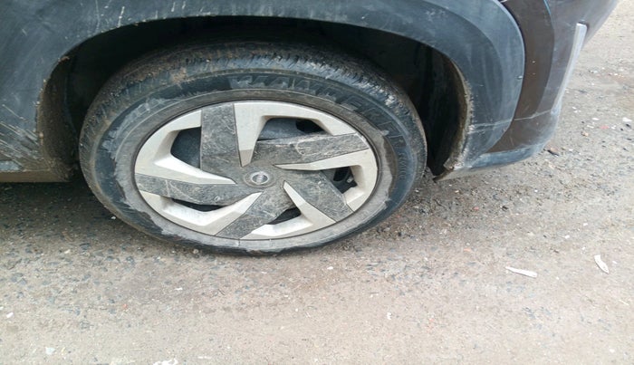 2023 Nissan MAGNITE XL, Petrol, Manual, 21,149 km, tyre