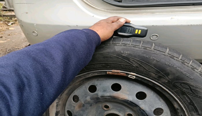 2013 Maruti Swift Dzire VXI, Petrol, Manual, 1,21,451 km, tyre