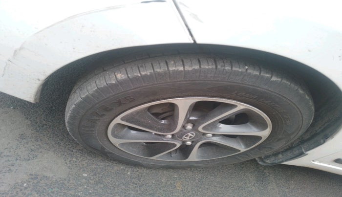 2019 Hyundai Grand i10 SPORTZ AT 1.2 KAPPA VTVT, Petrol, Automatic, 51,386 km, tyre