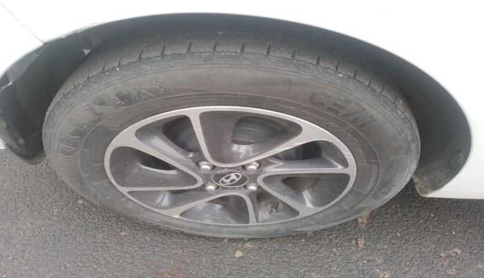 2019 Hyundai Grand i10 SPORTZ AT 1.2 KAPPA VTVT, Petrol, Automatic, 51,386 km, tyre