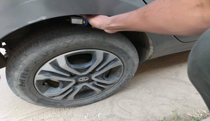 2018 Tata Tiago XZA PETROL, Petrol, Automatic, 32,210 km, tyre