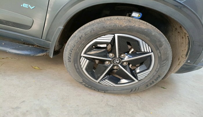 2024 Tata NEXON EV FEARLESS LONG RANGE, Electric, Automatic, 24,758 km, tyre