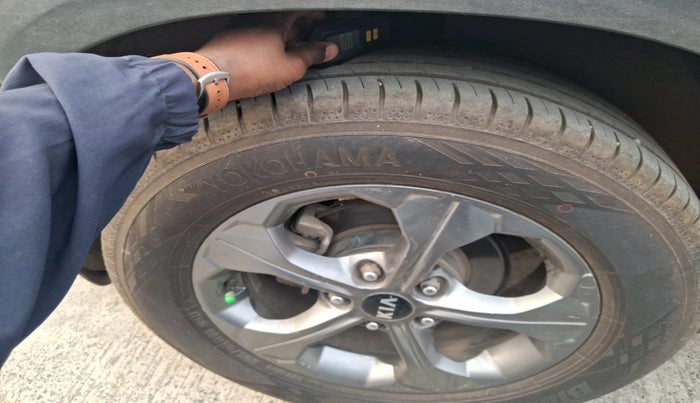 2019 KIA SELTOS HTK PLUS 1.5 DIESEL, Diesel, Manual, 2,31,817 km, tyre