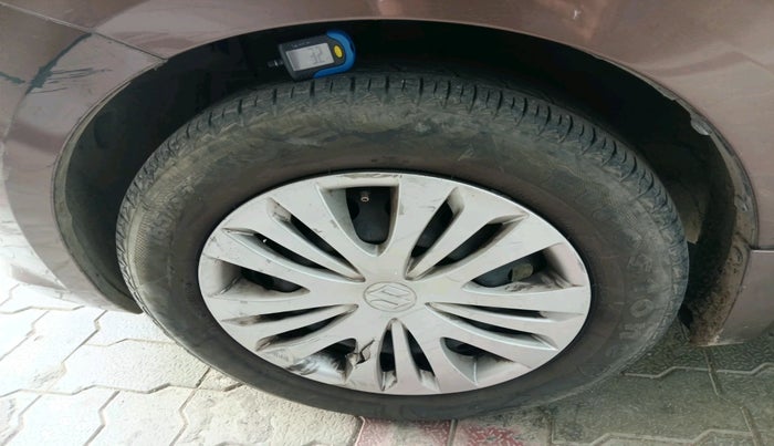 2013 Maruti Ertiga VXI, Petrol, Manual, 72,965 km, tyre