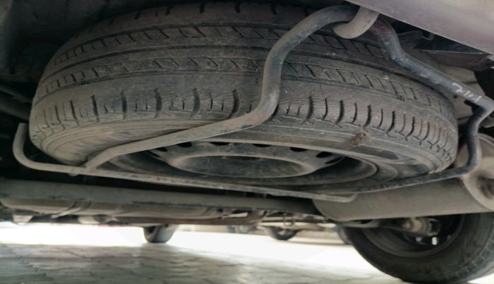 2013 Maruti Ertiga VXI, Petrol, Manual, 72,965 km, tyre