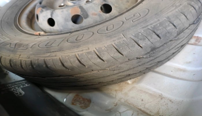 2013 Maruti Alto 800 LXI, Petrol, Manual, 82,181 km, tyre