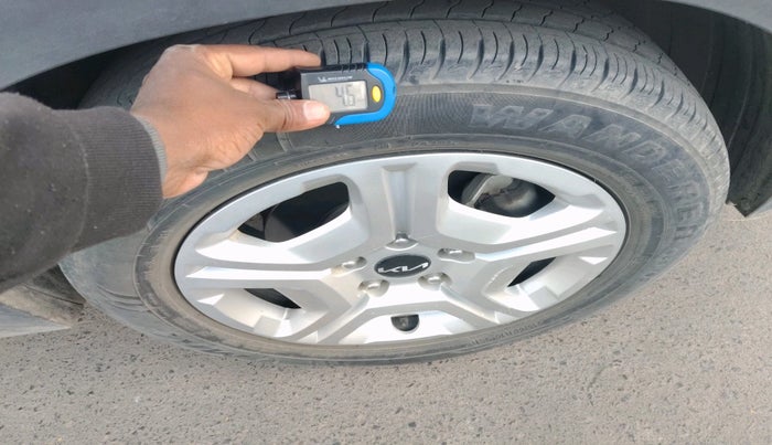 2021 KIA SONET HTK 1.2, Petrol, Manual, 18,657 km, tyre