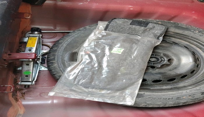 2014 Hyundai Grand i10 MAGNA 1.1 CRDI, Diesel, Manual, 1,12,640 km, tyre