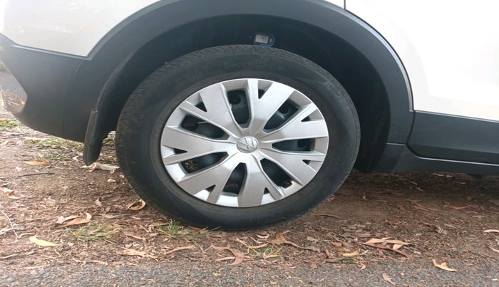 2022 Volkswagen TAIGUN COMFORTLINE 1.0 TSI MT, Petrol, Manual, 28,294 km, tyre