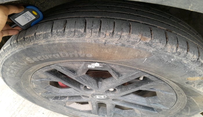 2023 Hyundai VENUE  SX(O) 1.0 Turbo MT Knight Edition, Petrol, Manual, 35,131 km, tyre