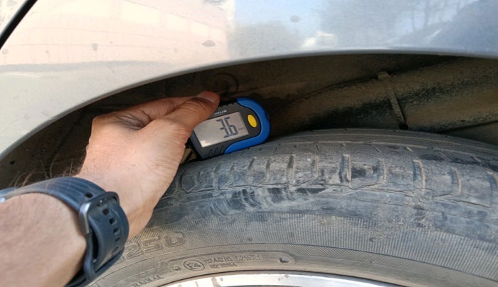 2015 Hyundai Verna FLUIDIC 1.6 CRDI SX 4S, Diesel, Manual, 40,210 km, tyre